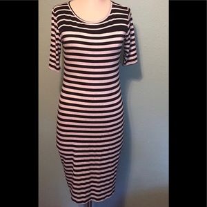 LuLaroe black/gray Julia stretchy dress size small